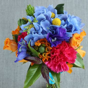 Разноцветный букет невесты из гортензии и роз Фрида